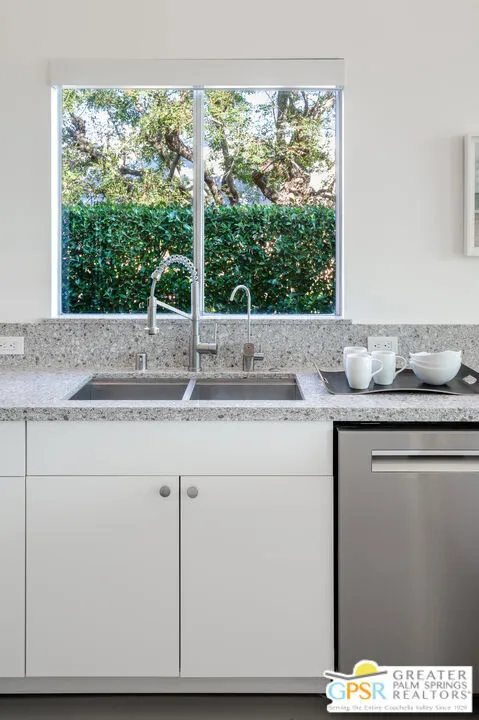 46950 Amir Drive, Palm Desert, California 92260 home-pic-8